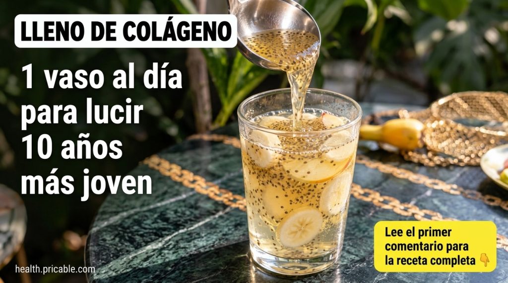 Cuchara vertiendo líquido dorado con semillas en un vaso de agua con rodajas de fruta